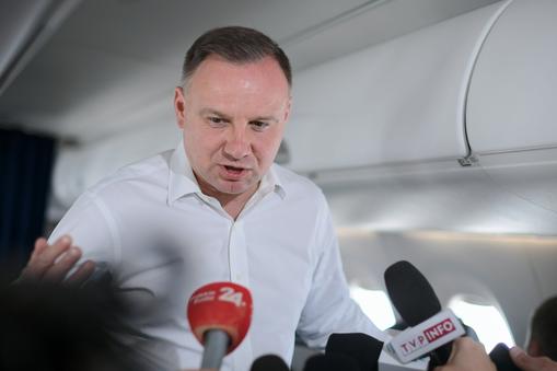 Andrzej Duda na pokładzie samolotu