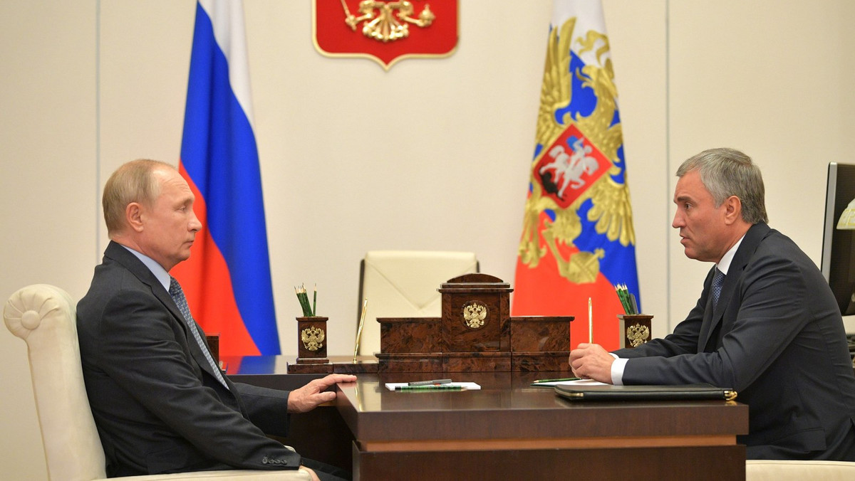 Przewodniczący Dumy: Rosjanie, którzy wyjechali z kraju, to zdrajcy