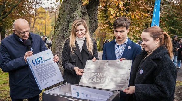 Lubelska kapsuła czasu ma zostać otwarta nie wcześniej niż w 2123 r.