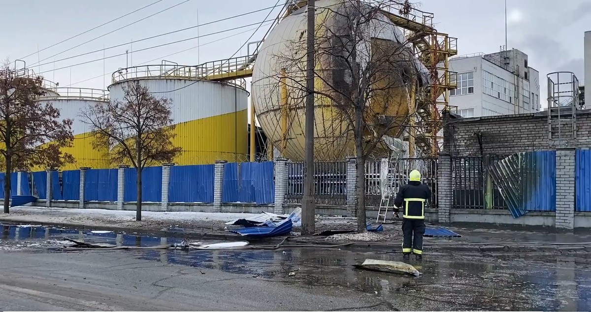 Fabryka po ataku rosyjskimi dronami