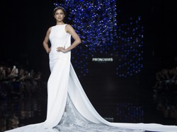 Bogini w bieli: "była" Ronaldo gwiazdą pokazu sukien ślubnych