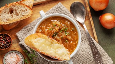 pyszny obiad na sobotę. podajemy przepis, ty gotujesz. zupa cebulowa przypkowska