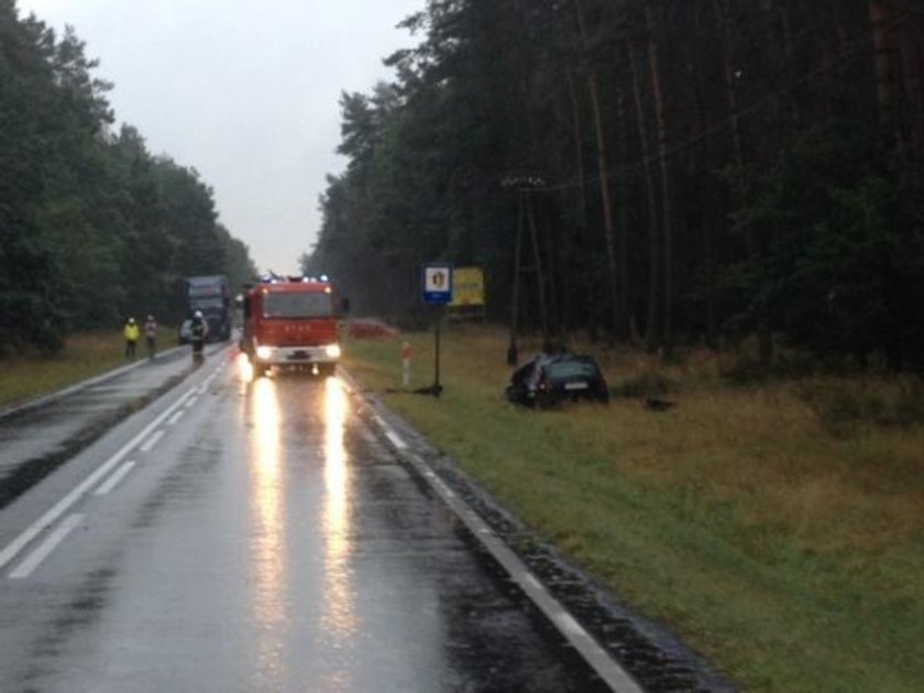 Śmierć na drodze. Autobus wiozący pielgrzymów wjechał w osobówkę