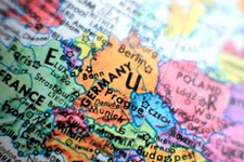 Średnio trudny QUIZ z geografii. Podajemy dwa miasta, dopasuj trzecie. 8/12 to będzie dobry wynik