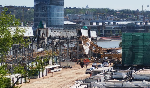 Pao kran na gradilištu kod Brankovog mosta