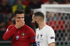 REŠENA MISTERIJA! Ronaldo i Benzema se usred meča svetskih i evropskih prvaka grlili i šaputali, a evo i zašto! /VIDEO/