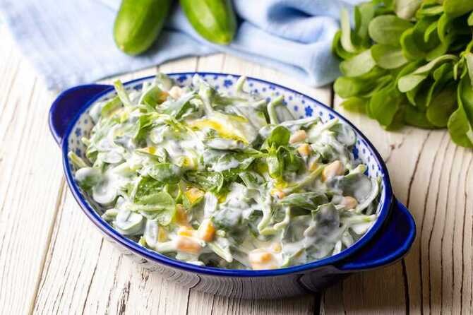 Salata sa jogurtom i tuštom