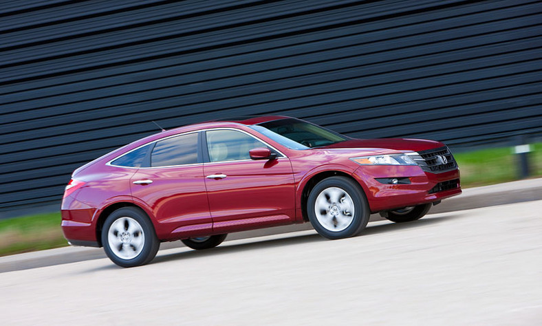 Honda Accord Crosstour: kolejny mikst liftbacka, coupé i SUV-a