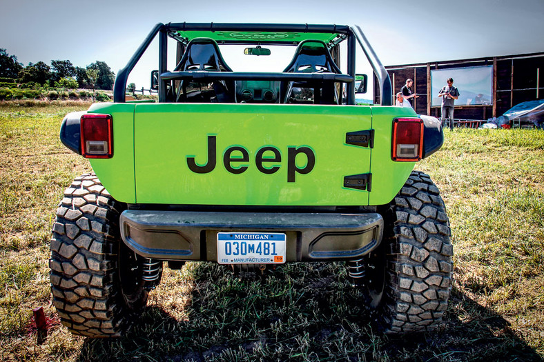 Jeep Wrangler Trailcat - driftowóz na spędem 4x4