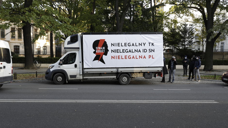 Protest samochodowy Ogólnopolskiego Strajku KoEabiet