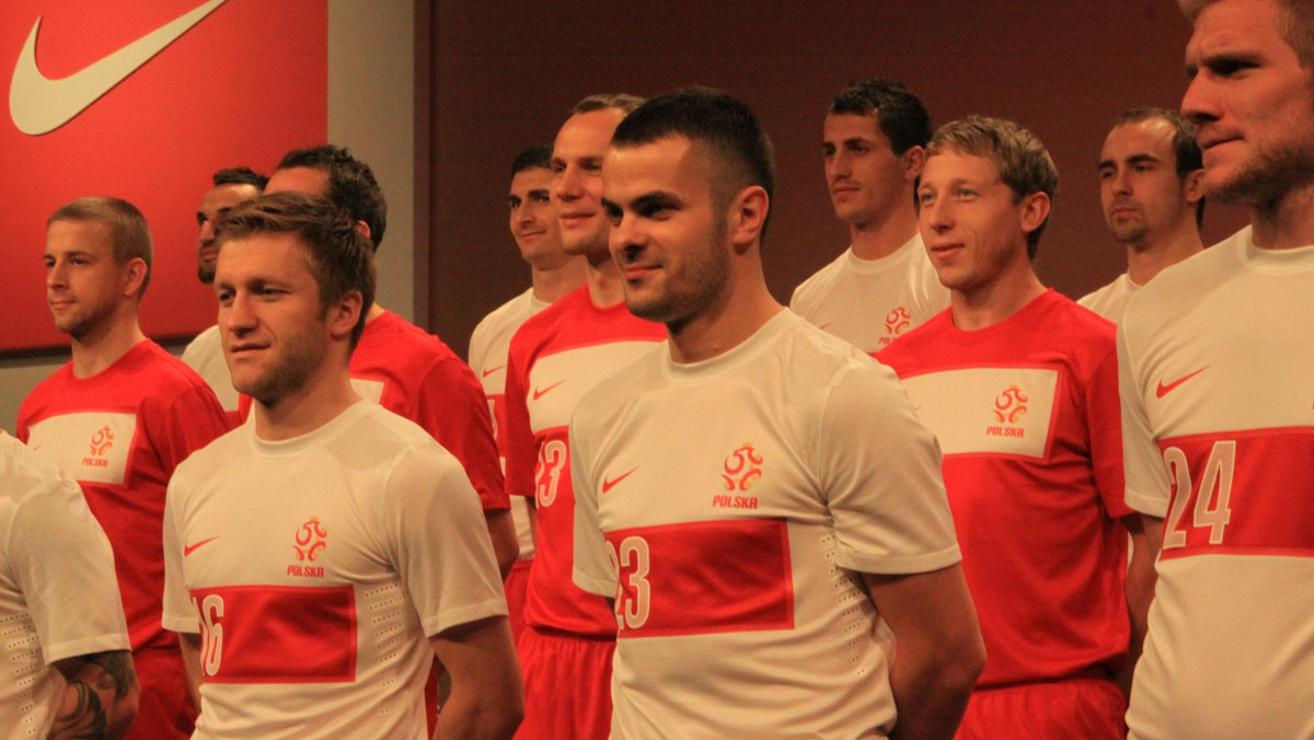 Maciej Lasoń - menedżer ds. PR w firmie Nike, która jest producentem strojów dla polskich reprezentacji, w tym reprezentacji seniorskiej, która wystąpi na Euro 2012 - był gościem programu "Cafe Futbol" na antenie Polsatu Sport.