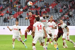 Bayern zwycięski i z rekordem. Kolejny gol Lewandowskiego