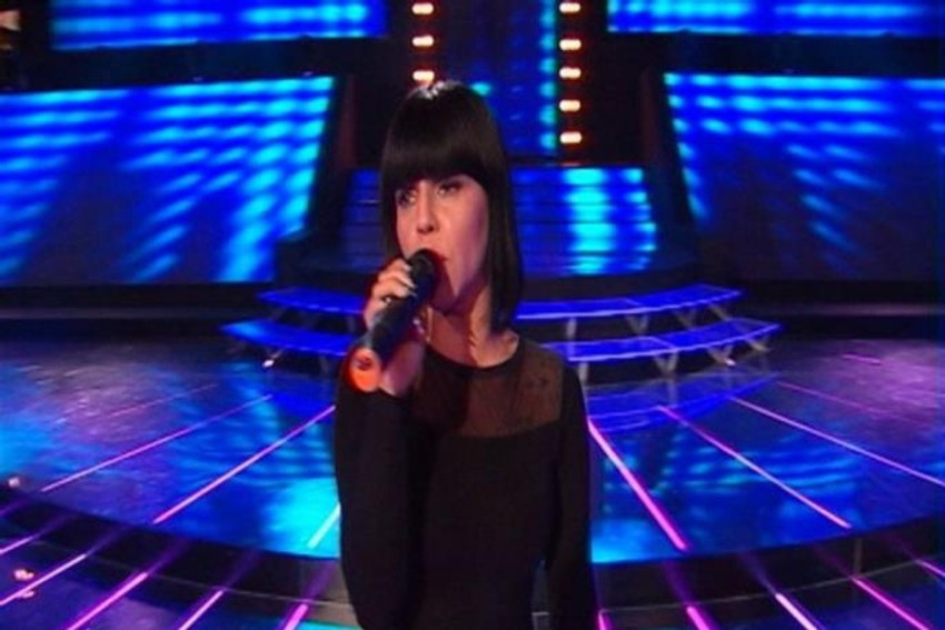 Naša pevačica uhvatila dečka u krevetu sa drugom: "Pretukao me je"