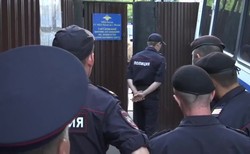 Aktywiści Pussy Riot wyszli na wolność. Od razu znów trafili za kratki