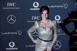 Ona nadal jest seksi. 50 lat minęło, a Katarina Witt dalej zachwyca swoją urodą. ZDJĘCIA