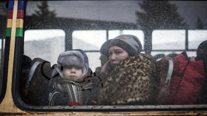 busz, menekült, segítségnyújtás Ukrajna, háború