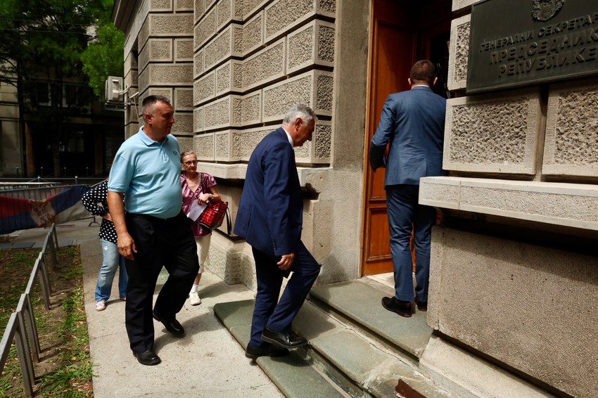Aleksandar Vučić sastao se danas sa predstavnicima zaposlenih u Gradskom saobraćajnom preduzeću "Beograd" (GSP) u zgradi Predsedništva Srbije