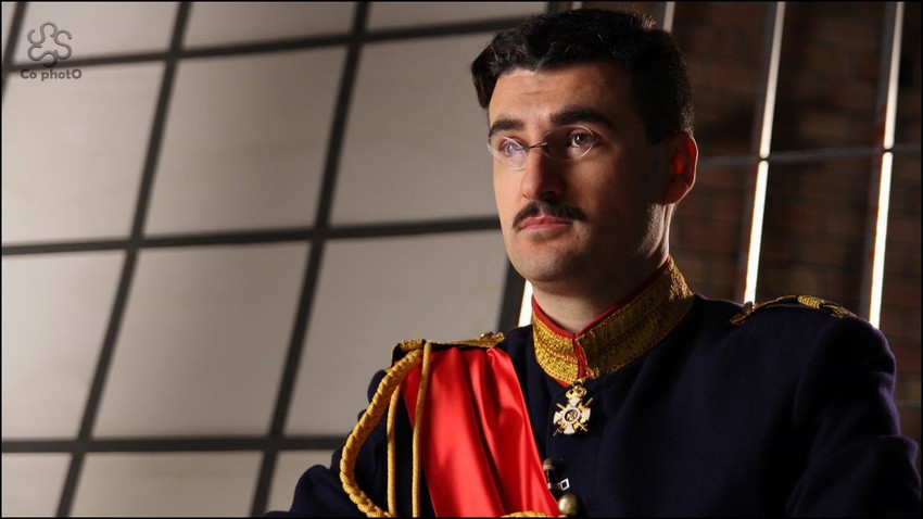 Dejan Jelača u ulozi kralja Aleksandra I Karađorđevića