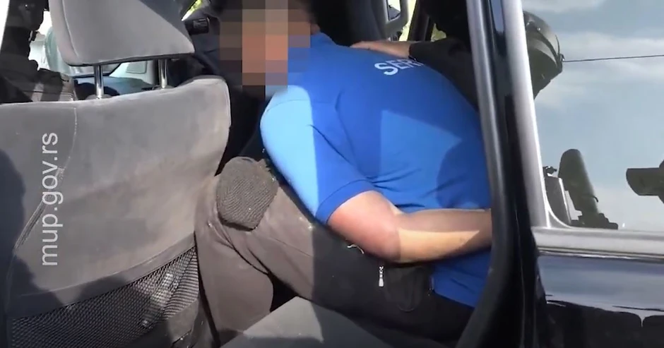 Hapšenje Uroša, Mladenovac