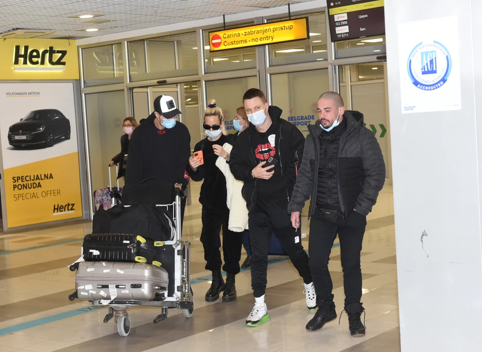 Nikolija i Relja na aerodromu