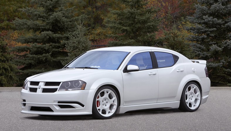 SEMA 2007: Dodge Avenger Tuner Stormtrooper – multimedialny bojownik