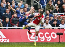 Liga holenderska: Drużyna Milika przegrała w szlagierze. Ajax - PSV 1:2. WIDEO