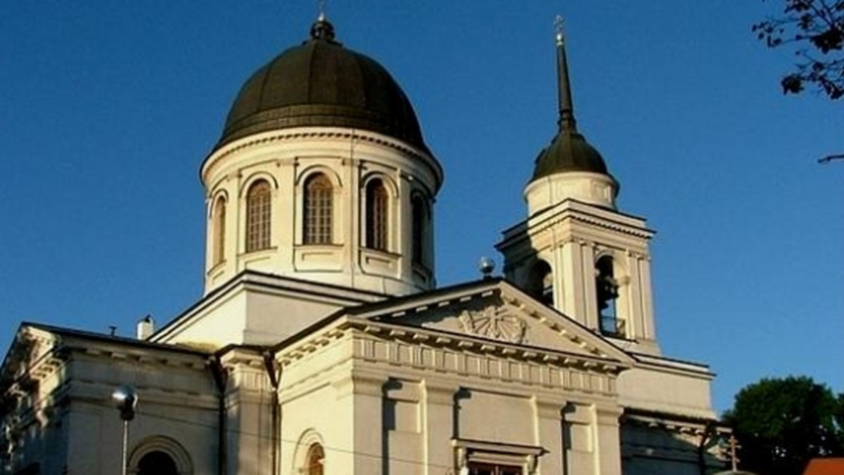 Radni z Białegostoku zdecydowali, że skwer przy Cerkwi św. Mikołaja będzie nosił imię Konstantyna I Wielkiego. To bardzo popularne miejsce spacerowe zarówno wśród turystów, jak i mieszkańców miasta - informuje "Kurier Poranny".