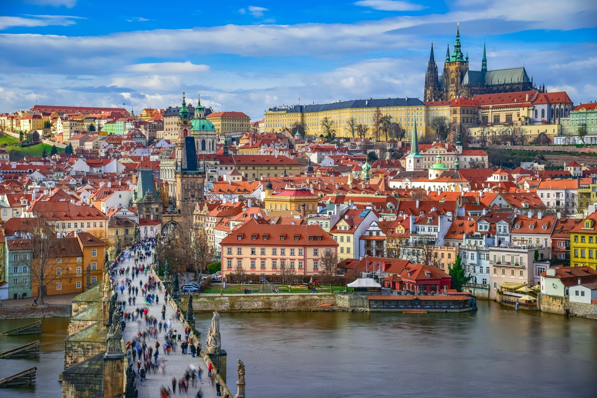 Praga bez prądu. Tysiące osób uwięzione w windach