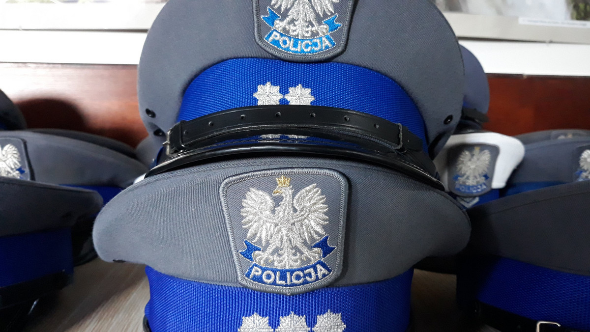 Policjanci znaleźli pobitego mężczyznę. Wcześniej byli z nim na komisariacie