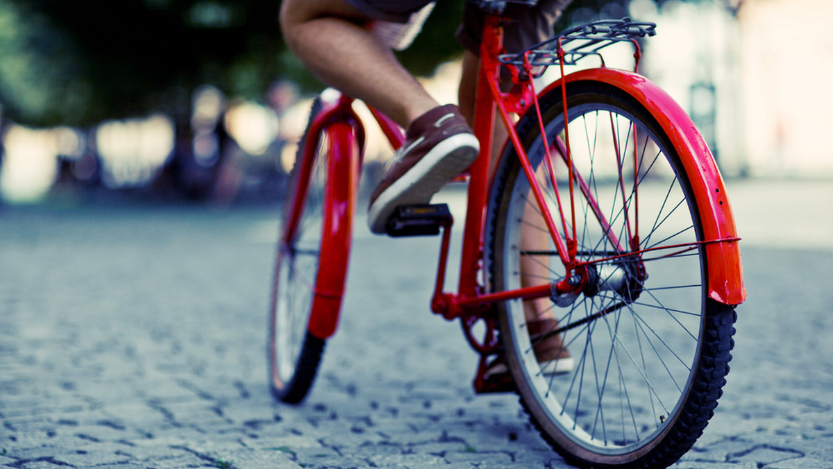 Od dziś w Białymstoku można korzystać z miejskich rowerów BiKeR. Dostępnych jest 540 rowerów w stacjach zlokalizowanych na terenie miasta i w dwóch sąsiednich gminach. W ofercie są też tandemy i rowerki dla dzieci. Rowery będą dostępne do końca listopada.