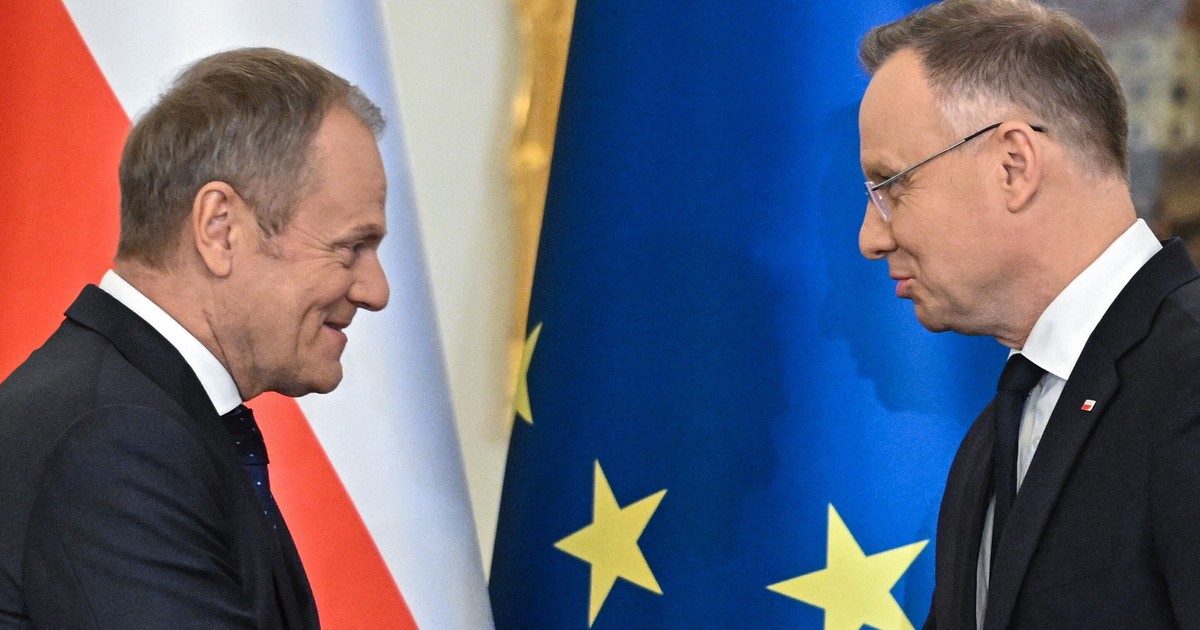 Donald Tusk uderza w małe reaktory, ale błądzi. "Rząd powinien chuchać i dmuchać"