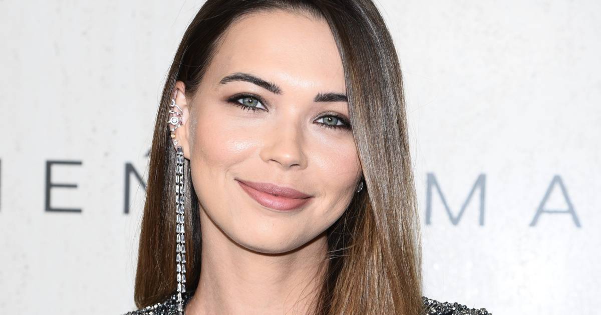 Sandra Kubicka na pokazie Macieja Zienia. "Kobieta petarda", "Zjawiskowo"