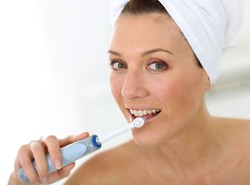 Nowa metoda mycia zębów. Zalecana i ponoć najlepsza