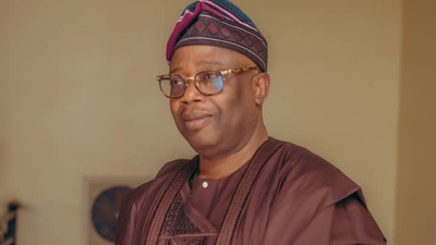 Jide Ipinsigba [The Niche]