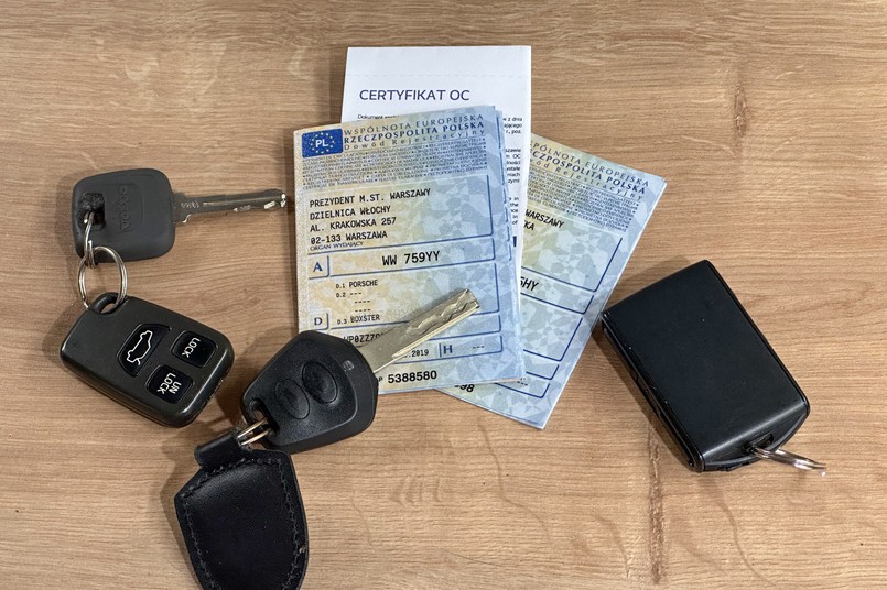 Dowód rejestracyjny, polisa OC, kluczyki
