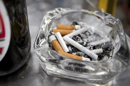 Autorzy raportu o kosztach leczenia: podnieśmy akcyzę na alkohol i papierosy i stwórzmy onkofundusz