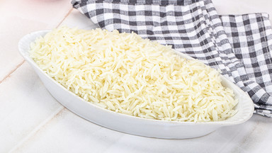 Jak przyspieszyć gotowanie ryżu? Prosty i skuteczny patent