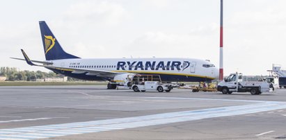 Samolot Ryanair zderzył się ze stadem ptaków!