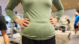 Jak schudnąć z brzucha w okresie menopauzy? Przydatne wskazówki