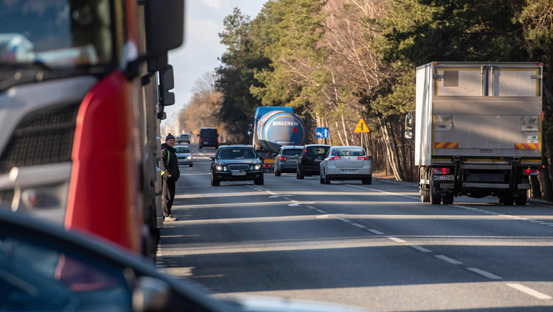 Lubelskie: Kilkaset ciężarówek czeka na wjazd do Polski