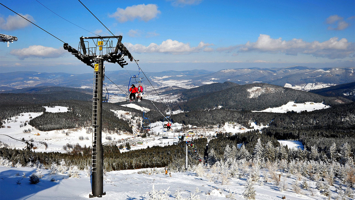 Stok narciarski w Konarach, wyciąg krzesełkowy na kieleckim Telegrafie, snowpark w Krajnie oraz zimowy plac zabaw dla dzieci w Niestachowie - to nowe atrakcje, jakie w Świętokrzyskiem czekają na narciarzy w nadchodzącym sezonie.