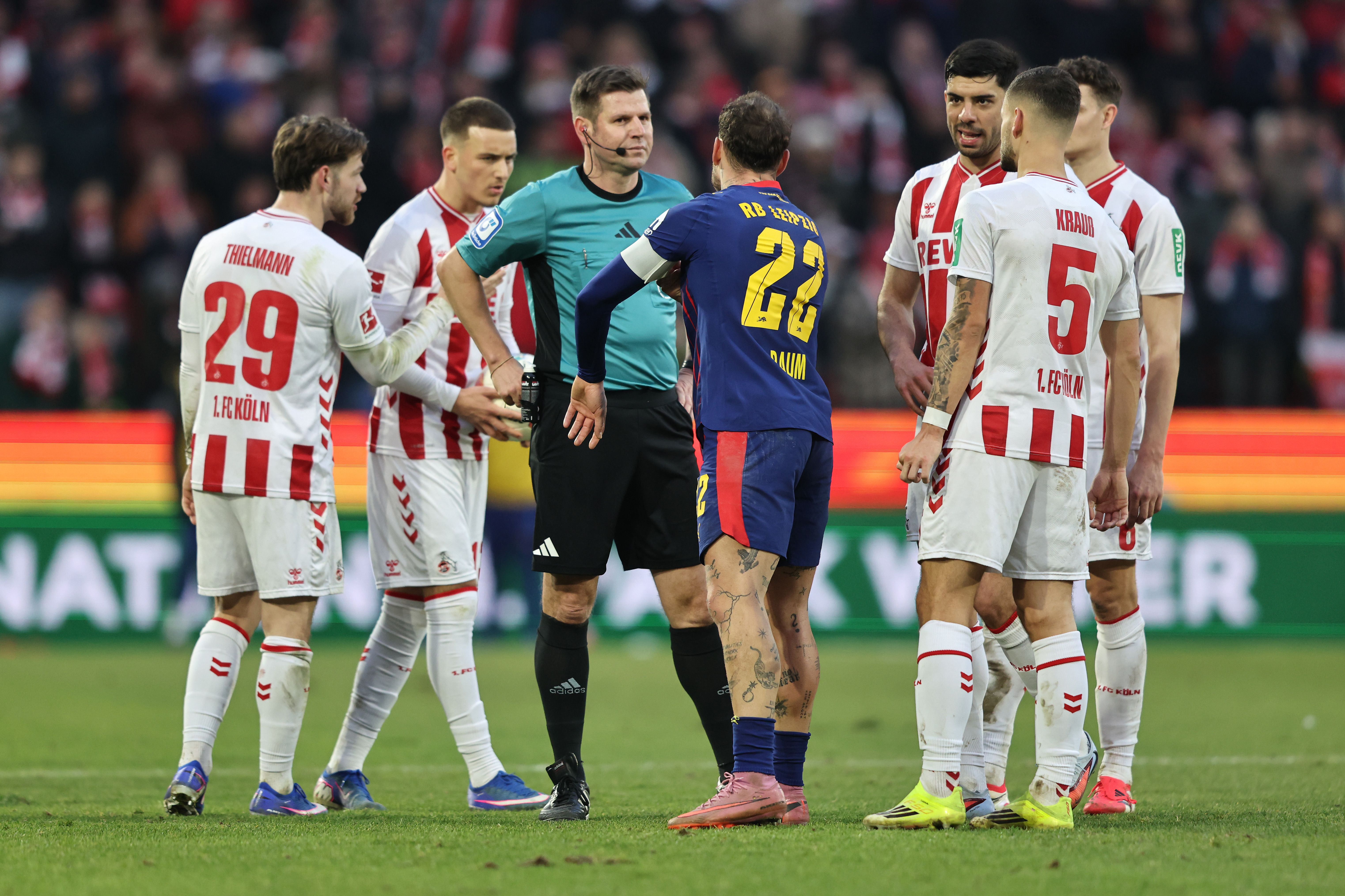 Bundesliga-Premiere: Schiri-Chef Kircher erklärt live umstrittene Entscheidungen