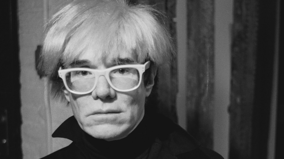 Andy Warhol jest ikoną sztuki współczesnej. To on zainspirował powstanie eksperymentalnych, erotycznych podobizn Ciccioliny oraz wizerunków czaszek roziskrzonych diamentami.