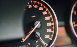 Wymiana licznika i absurdy prawne. Rząd zmienia przepisy, bo wystraszył się odszkodowań