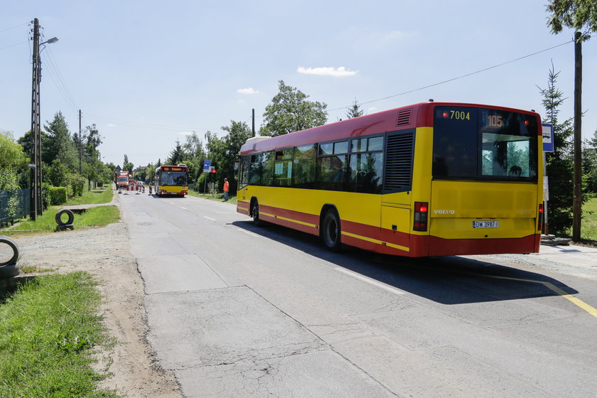 Drogowcy zamknęli część ul. Pełczyńskiej we Wrocławiu