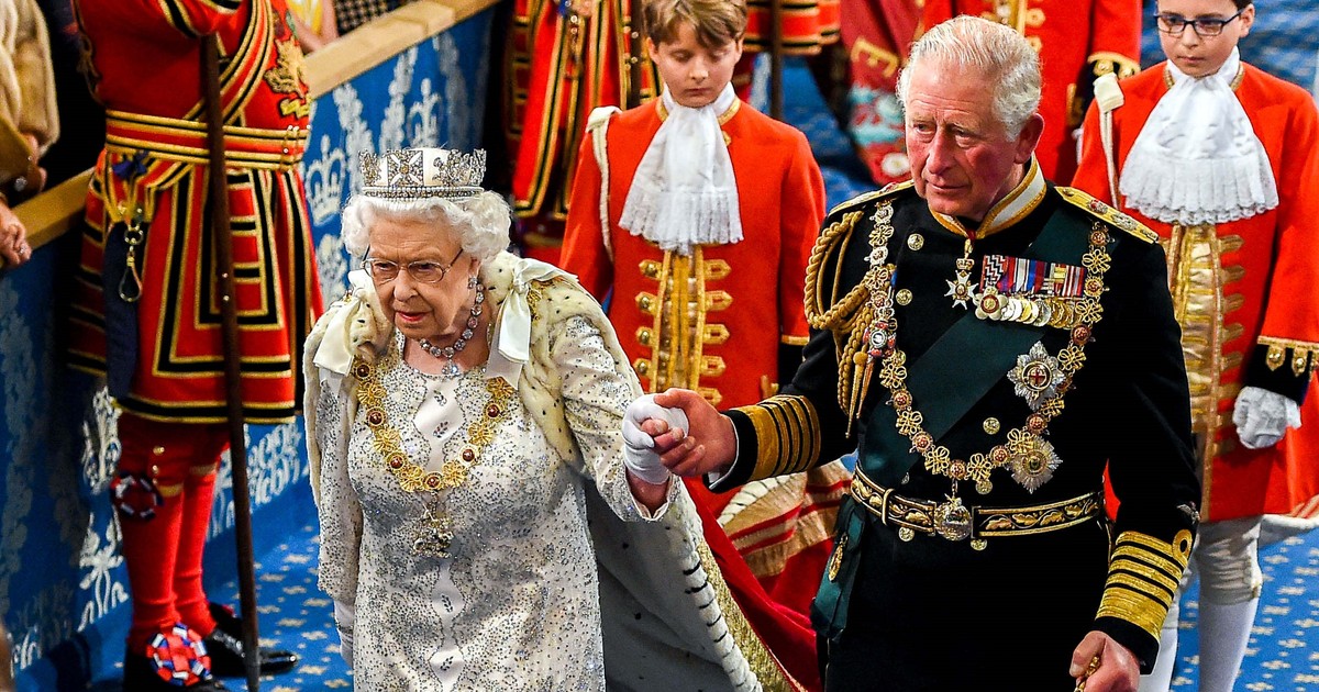 Charles mostró un retrato desconocido de Isabel II.  Kate los acogió justo antes de su muerte.