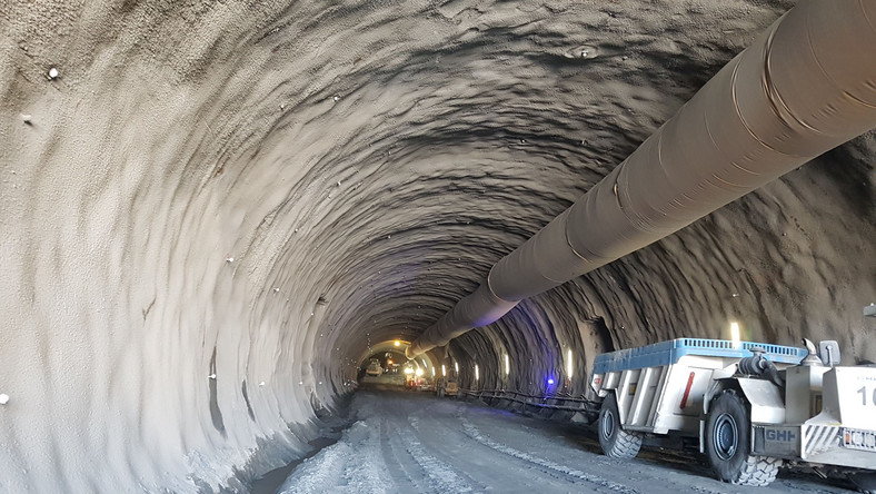 Tunel w ciągu drogi ekspresowej S3
