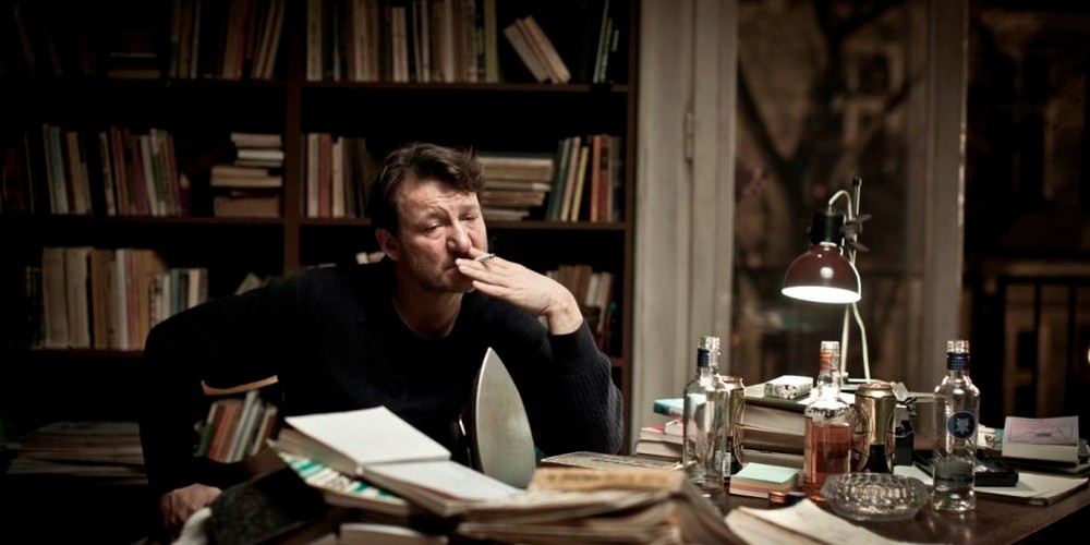 Robert Więckiewicz w filmie 'Pod Mocnym Aniołem'