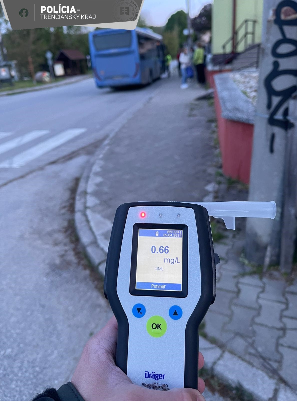 Vodič autobusu  v obci Vaďovce nafúkal 1,40 promile alkoholu.