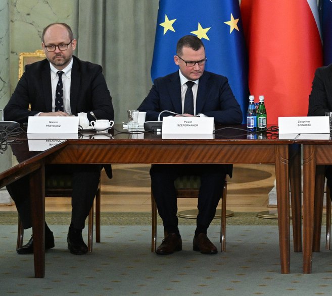 Marcin Przydacz i Paweł Szefernaker na posiedzeniu Rady Bezpieczeństwa Narodowego w Pałacu Prezydenckim, 11 września 2025 r.